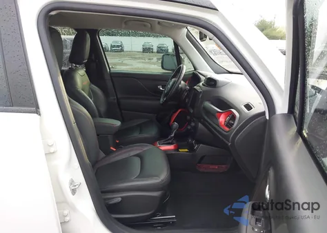 2022 Jeep Renegade Trailhawk 4X4 из США, поврежденный, VIN ZACNJDC1XNPN70052